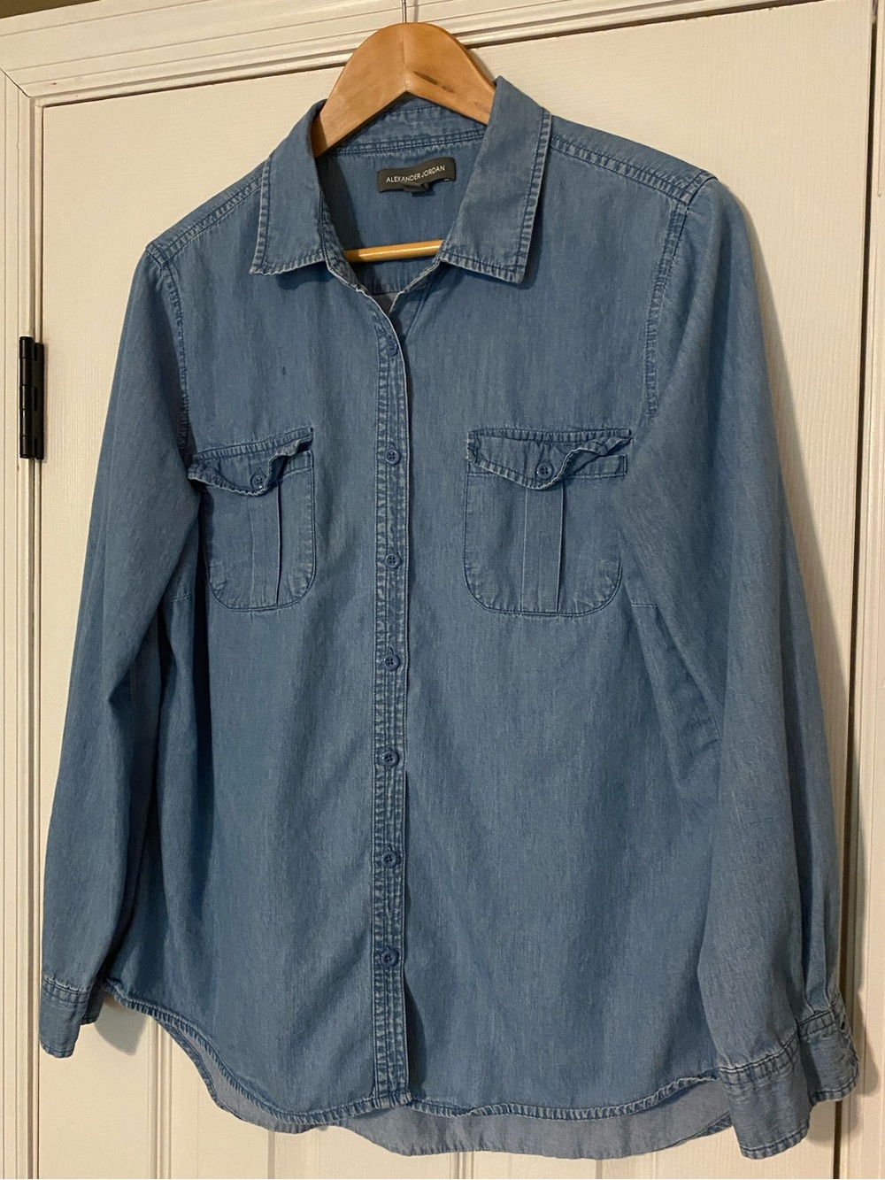 Alexander Jordan - Womens Denim Lightweight Button-Down Shirt - size L